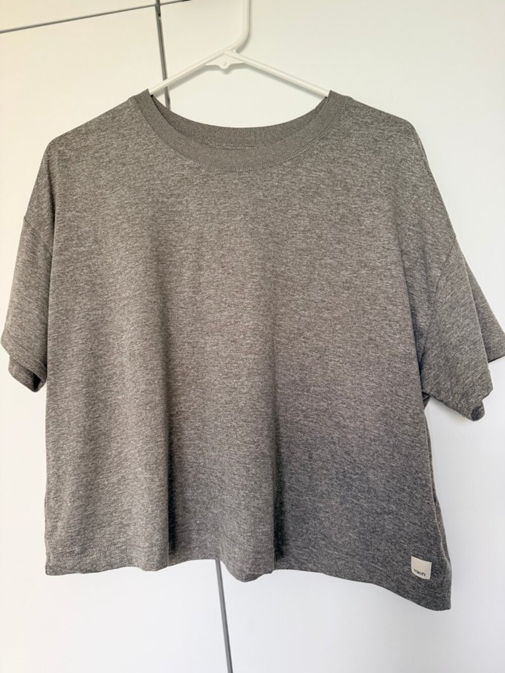Vuori Energy Tee Women's Medium Heather Gray Relaxed Fit